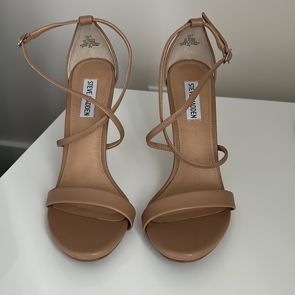 Steve Madden beige strapped heels - Picture 1 of 4